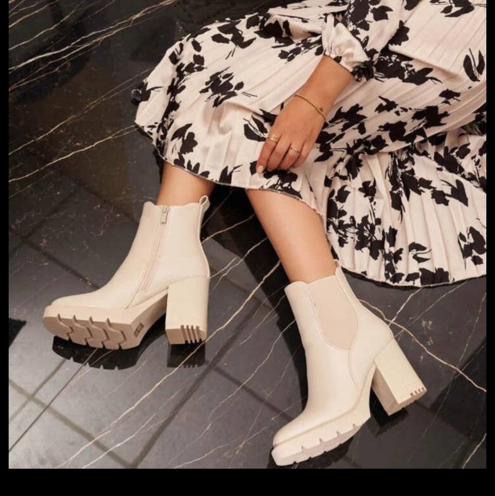 Women's Cream Ankle Boots